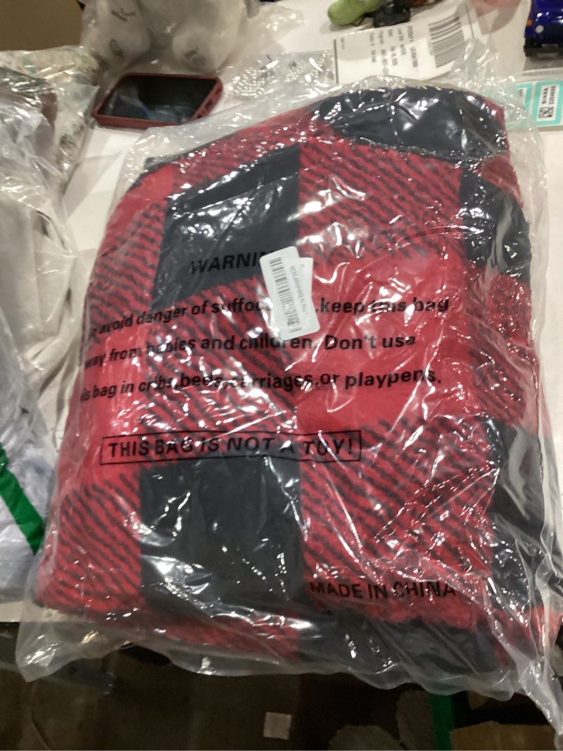 Condition photo showing Good Condition for Blanket for Chair Waterproof and Reversible - Cozy Sherpa Camping Chair Cover, Fits Outdoor Patio, Lawn, Bonfire, Pool & Office Chairs, All-Season Use for Bonfire or Rainy Day(Includes Carry Bag)