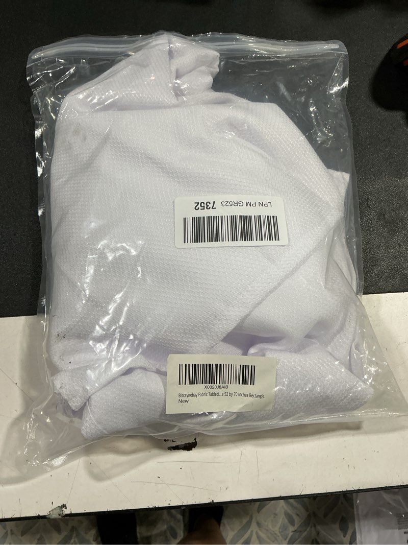 Condition photo showing Good Condition for biscaynebay textured fabric tablecloths 52x70 inches rectangular, white water resistant tablecloths for dining, kitchen, wedding and parties etc. machine washable 70" x 52" (rectangular) white