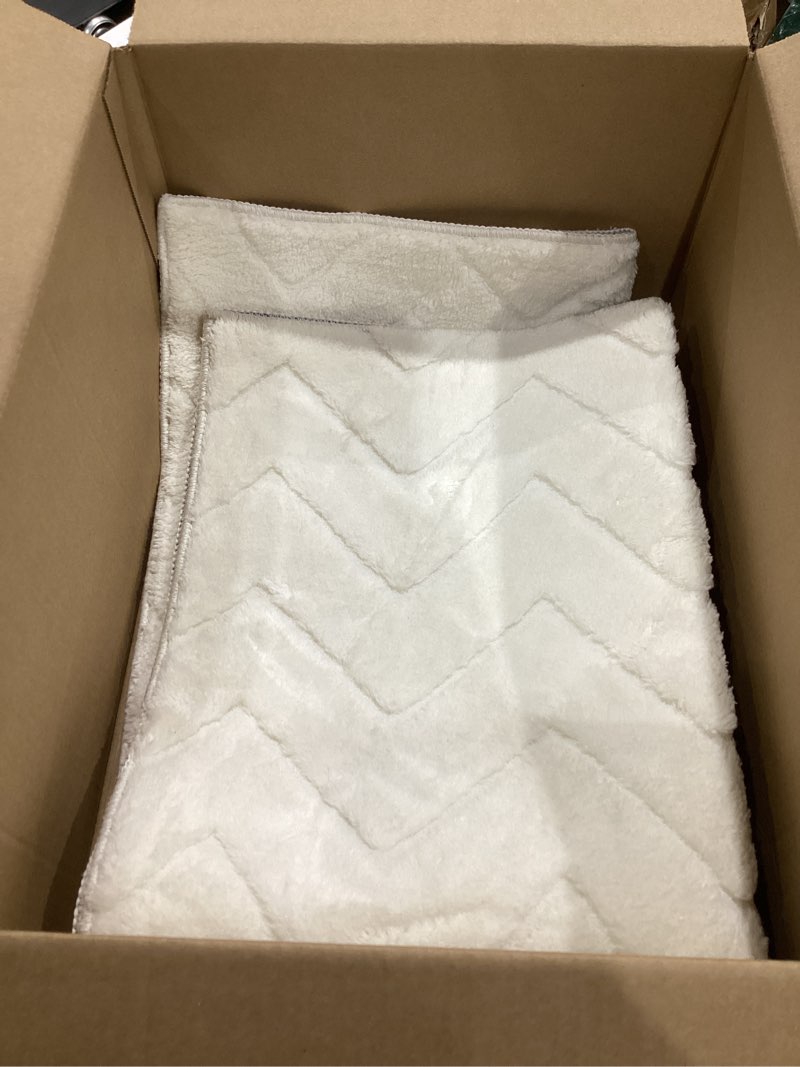Condition photo showing Good Condition for area rug 5x8,washable area rugs with non-slip tpe backing design,fluffy soft feeling, high traffic,durable,easy to clean area rug for bedroom,living room,home office,beige beige 5' x 8' (rectangular)