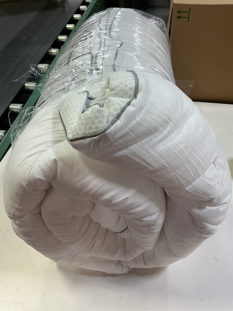 Condition photo showing Good Condition for 3 Inch Ultra-Fluffy Memory Foam Mattress Topper Cal King for Back Pain, Extra Soft Pillow Top Cal King Mattress Topper with 4X Support, Mattress Pad with Breathable Air Mesh Sides, 6-21'' Deep Pocket White California King