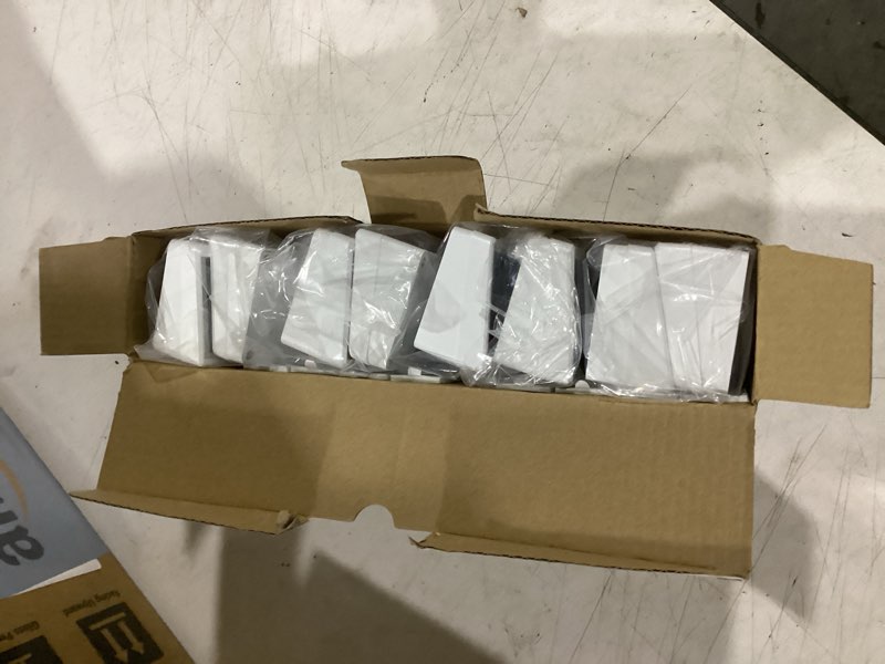 Condition photo showing Good Condition for volisun solar fence lights, fence lights solar powered, ip65 waterproof led, 3 color temperatures solar light for fence, yard, wall, backyard (8 pack, white) white 8 pack
