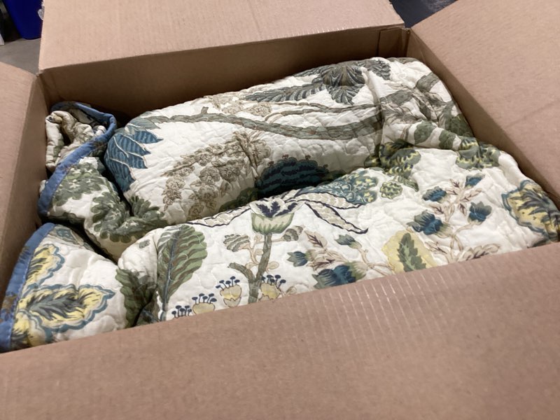 Condition photo showing Good Condition for similar product not like stock photo levtex home - maileen neutral blue quilt set - full/queen quilt and two standard shams - floral - taupe blue and cream - quilt (88x92in.) and shams (20x26in.) - reversible - cotton full/queen quilt natural blue