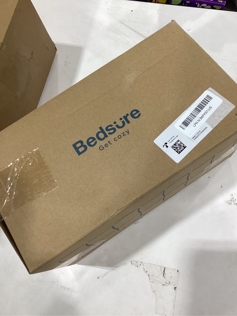 Condition photo showing New/Like New for bedsure queen mattress pad - quilted fitted mattress topper protector with 8-21 inches deep pocket, noiseless breathable bed cover padded, machine washable, white, 60x80 inches white queen