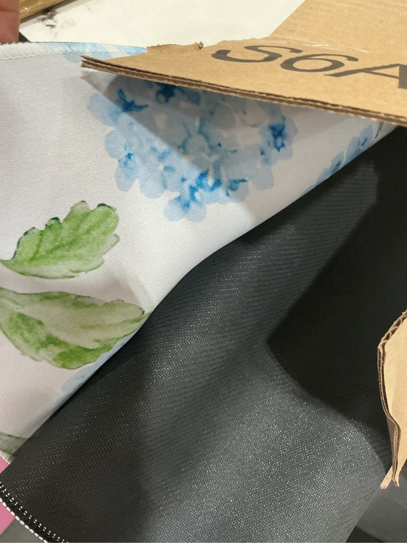 Condition photo showing Good Condition for blue hydrangea floral mahjong mat for table 31.5 x 31.5 in, gifts for mahjong players, grandmillennial blue flower cottagecore anti-slip table cover tablecloth for poker board card tile game