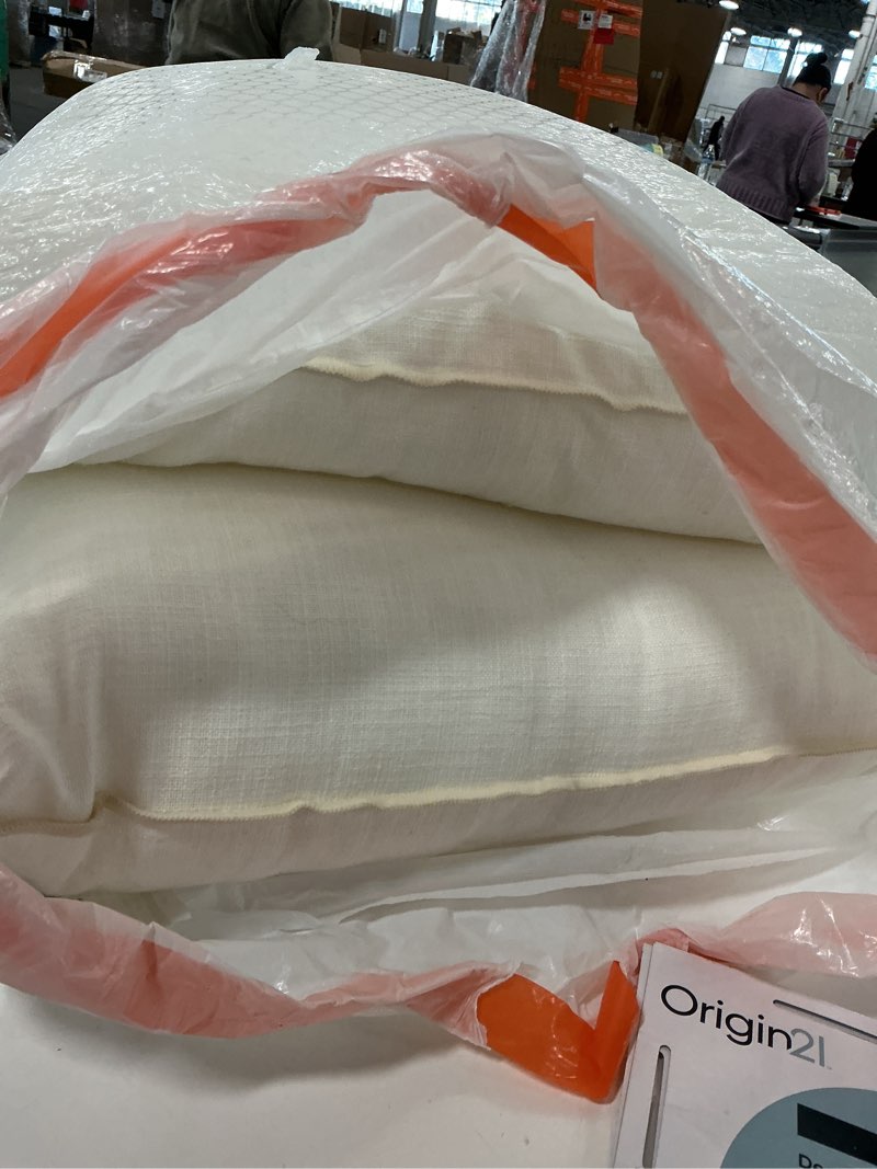 Condition photo showing Good Condition for Leeden 18x18 Pillow Inserts Set of 2, Soft and Fluffy Throw Pillow Forms for Couch and Bed, 18 Inch Square Decorative Pillow Inserts, Beige