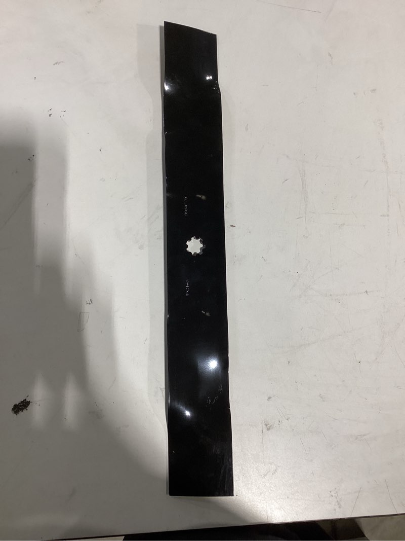 Condition photo showing Good Condition for oregon 192-106 lawn mower blade, 21 3/8", 100 series blade for john deere
