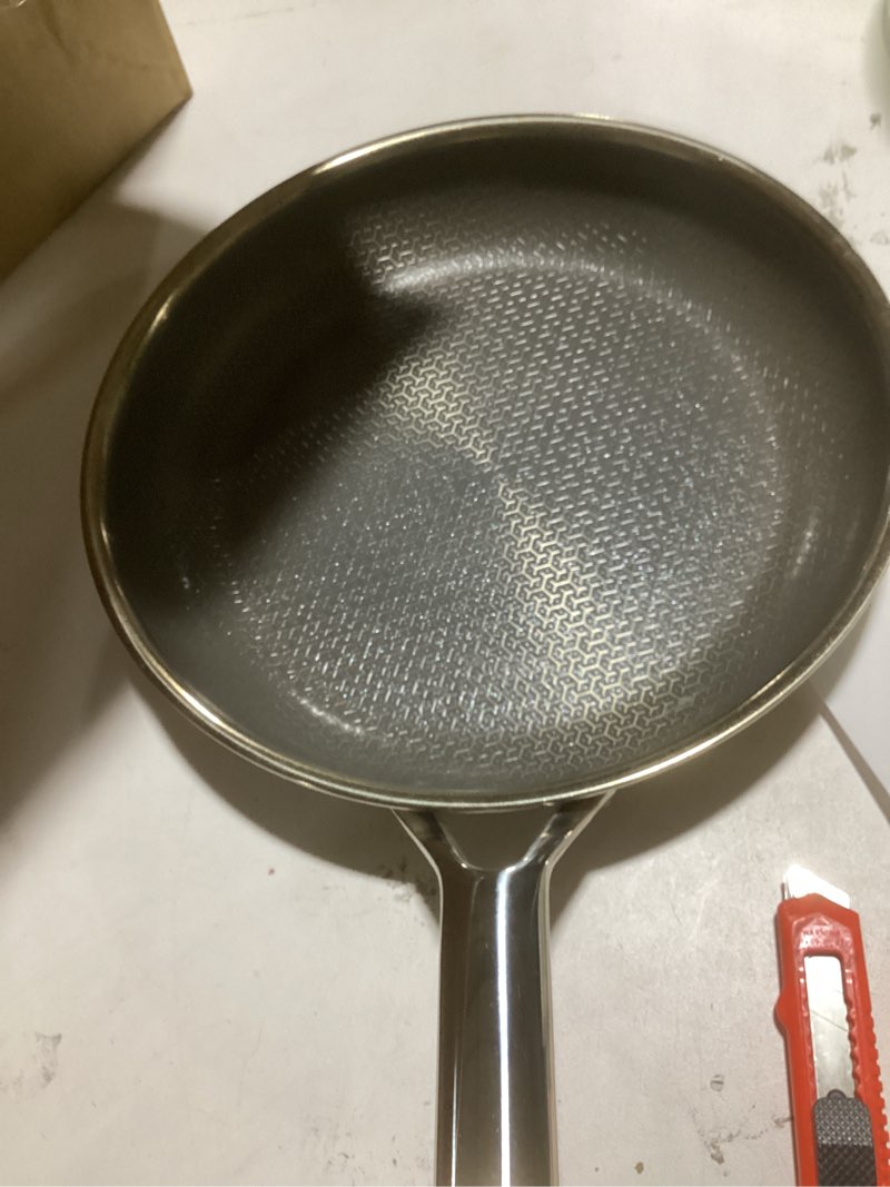 Condition photo showing Good Condition for GreenPan Hybrid 8” Nonstick Stainless Steel Frying Pan, APEX Tri-Ply Thermobond PFAS-Free Ceramic Skillet, Induction & All Cooktop Compatible, Oven Temp to 850°F, Dishwasher Safe, Silver 8" Frying Pan Skillet Silver