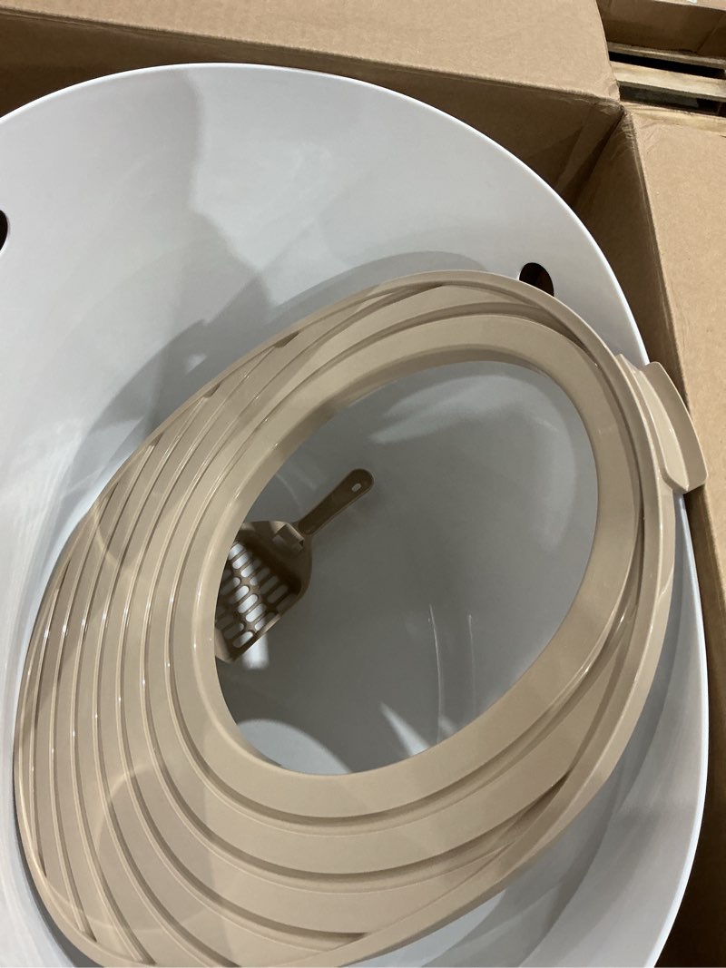 Condition photo showing Good Condition for iris top entry cat litter box, white/beige