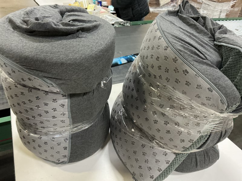 Condition photo showing Good Condition for Dog Stairs for High Bed 30" H, 6-Step Dog Steps for Bed for Small Dogs and Cats, Pet Stairs for High Bed Climbing, Non-Slip Pet Step Ramps for Old Dogs/Cats, Free-Installation, Dark Grey Dark Grey 30" H