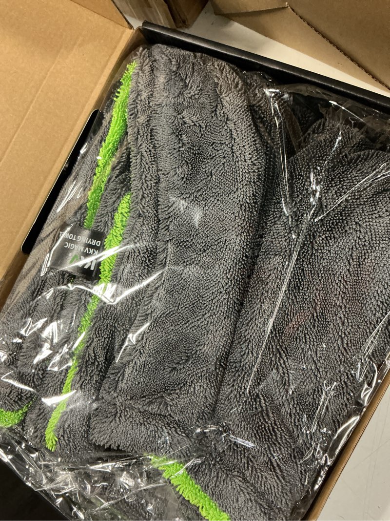 Condition photo showing Good Condition for kkv full-sized suv drying towel, 48”x24” dual sided microfiber car cleaning towel with twisting yarn technique, 1400gsm super absorbent, scratch-free, machine washable (darkgray-greenyellow)