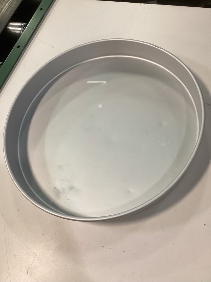 Condition photo showing New/Like New for wilton performance pans aluminum round cake pan, 16 x 2 in.