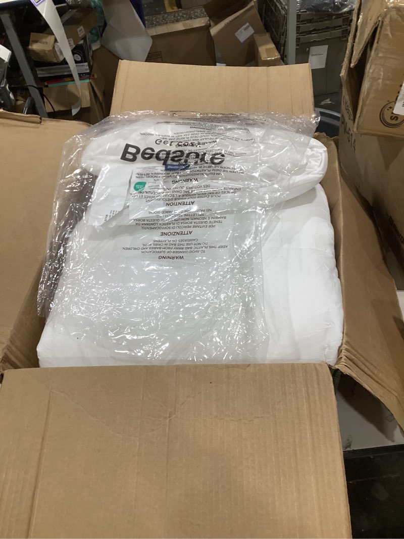 Condition photo showing Good Condition for Bedsure Comforter Duvet Insert - Quilted Comforters King Size, All Season Duvet, GentleSoft Down Alternative Bedding Blanket, with 8 Tabs, Gifts for Women/Men, White, King 90 x 102 Inches White King