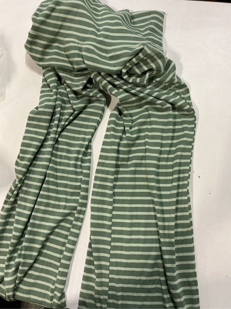 Condition photo showing New/Like New for offline by aerie thumbs up heavyweight foldover trouser x small