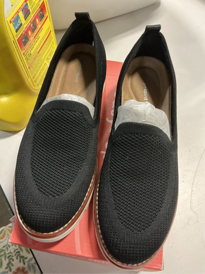 Condition photo showing As Is for easy spirit vanessa casual slip on round toe flats black 001 7m