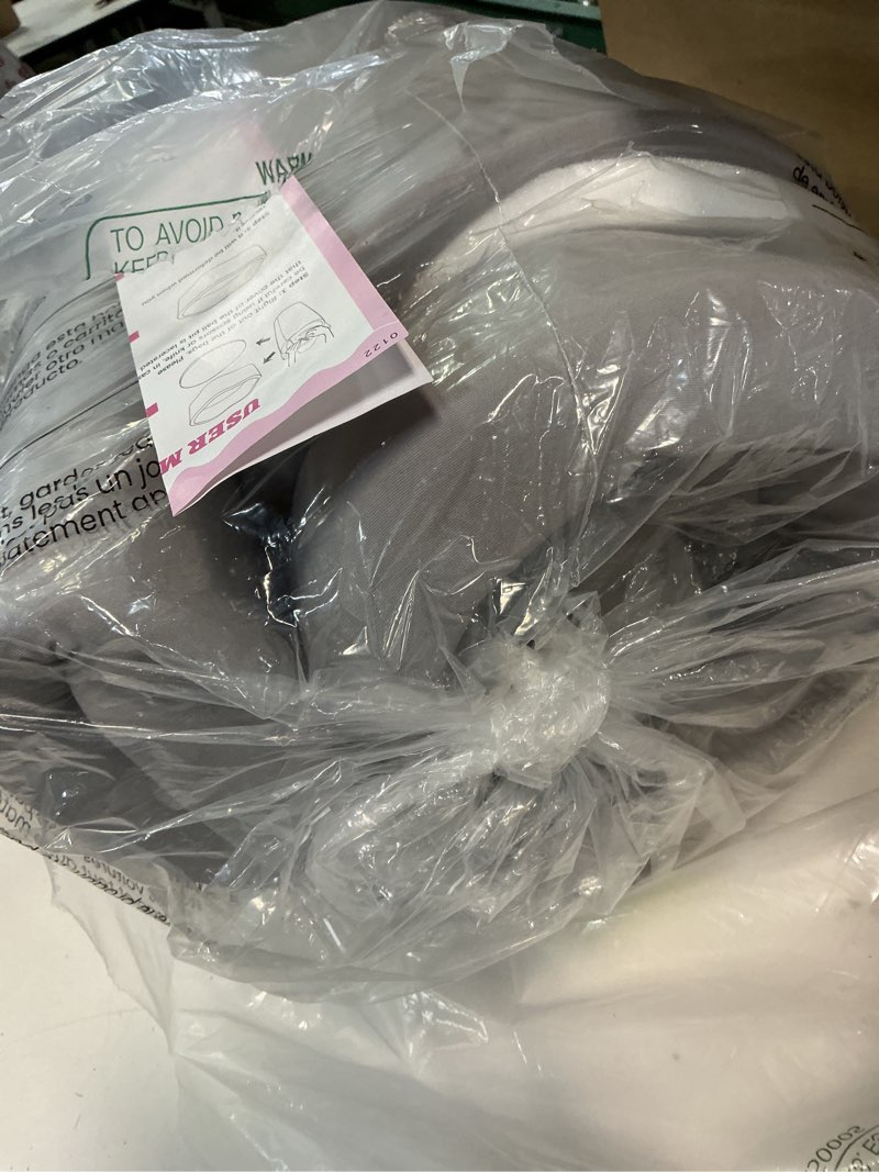 Condition photo showing Good Condition for Alberca de Pelotas para Bebé de Espuma, Piscina de Pelotas para Bebé Suave, 90x30cm, Tela de Poliéster, Funda Extraíble y Lavable, Capacidad 450 Bolitas, Ideal como Regalo para Niños (Gris)