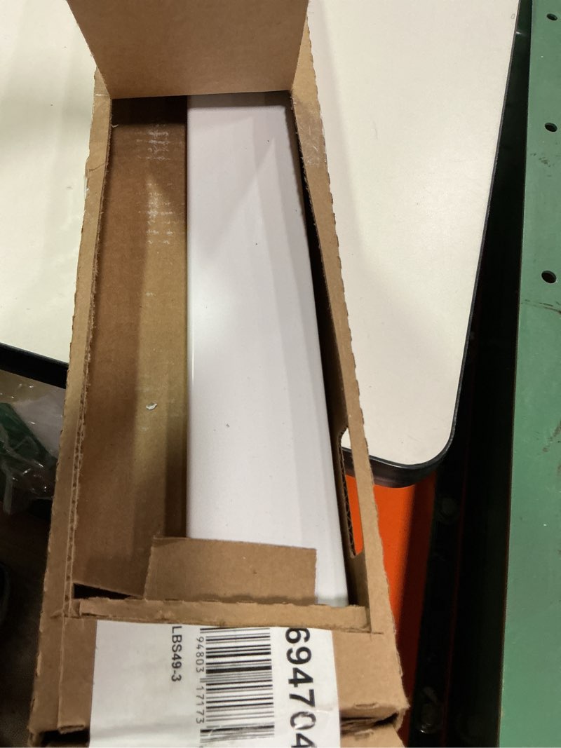 Condition photo showing Good Condition for Project Source 2.37-in H x 49-in L White Cultured marble Bathroom Backsplash