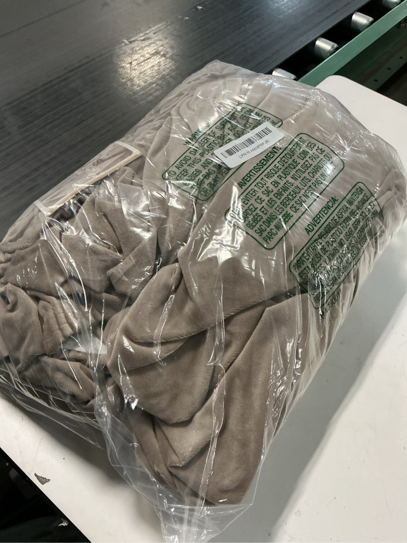 Condition photo showing Good Condition for H.VERSAILTEX Sofa Cover 3 Piece T Cushion Loveseat Slipcovers Thick Velvet Couch Cover Furniture Protector Stretch T Cushion Sofa Covers for 2 Cushion Couch with 2 T Cushion Covers Washable, Taupe 2 Cushion Loveseat Taupe