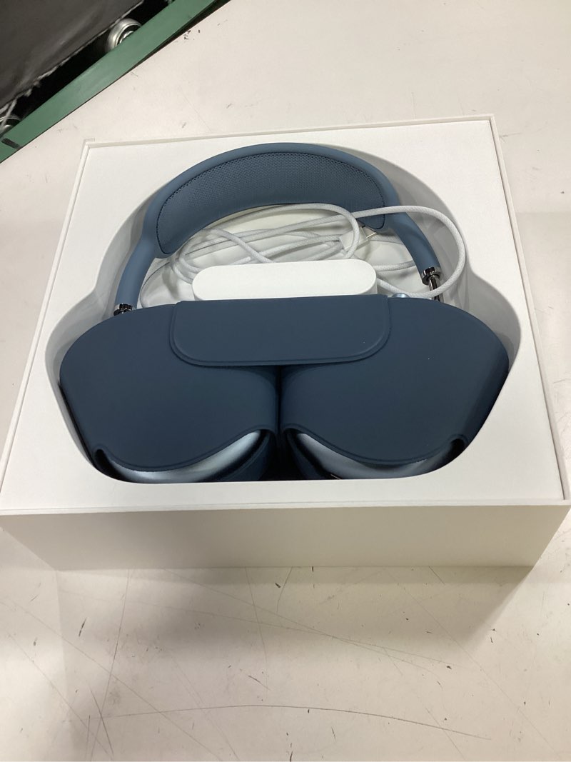 Condition photo showing Good Condition for apple airpods max 2 - blue