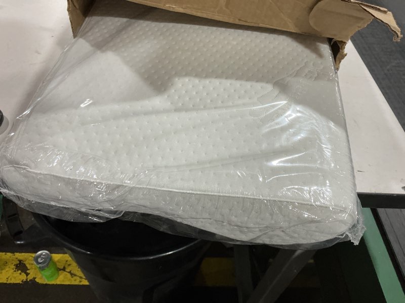 Condition photo showing New/Like New for Tempur-Pedic TEMPUR-Ergo Neck Pillow, Large Profile, White