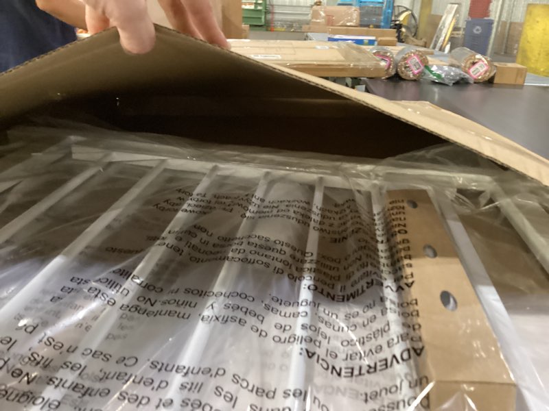 Condition photo showing New/Like New for WAOWAO Baby Gate 43.31-48.00" Extra Wide Pressure Mounted Walk Through Swing Auto Close Safety White