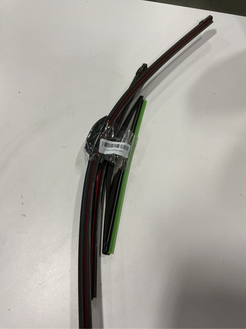 Condition photo showing Good Condition for 3 wipers Replacement for 2017-2022 Nissan Rogue Sport, Windshield Wiper Blades Original Equipment Replacement - 28"/18"/12" (Set of 3) U/J HOOK 28"+18"+12"