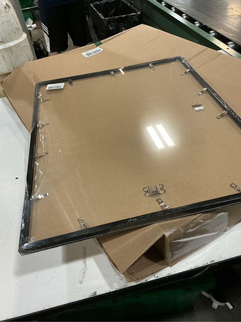 Condition photo showing Good Condition for mennthui 17x21 black picture frame, wall mounting horizontally or vertically, decoration for photos, paintings, posters, artwork