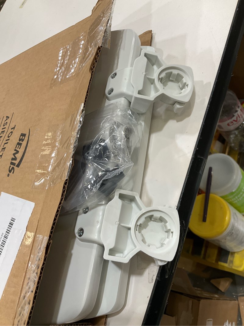 Condition photo showing Good Condition for Bemis 1500EC Durable Wood Toilet Seat with Easy Clean Hinges, Made in USA, Elongated, White 1 Seat Elongated