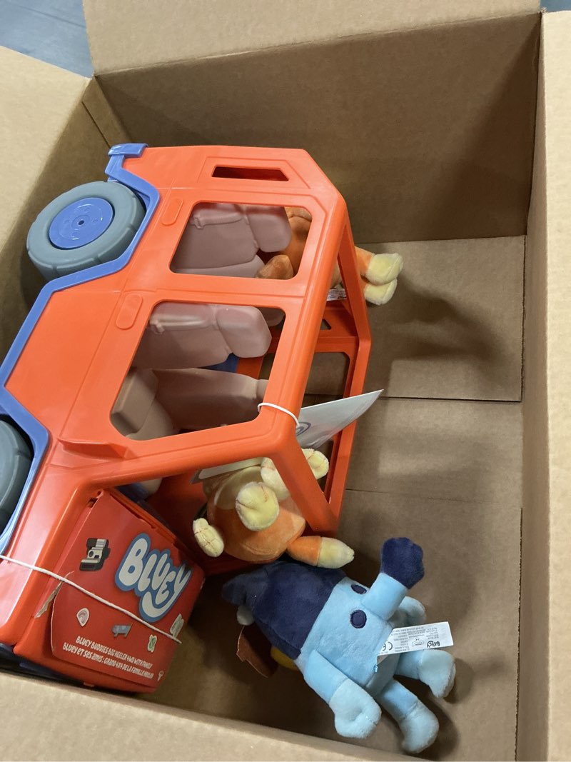 Condition photo showing Good Condition for Bluey Big Heeler 4WD and Family Toddler Toy Car, Bingo and Chilli Plush Buddies, Opening Hood Storage, Car Toys for Kids 3+, Amazon Exclusive Bluey Big Heeler - Amazon Exclusive