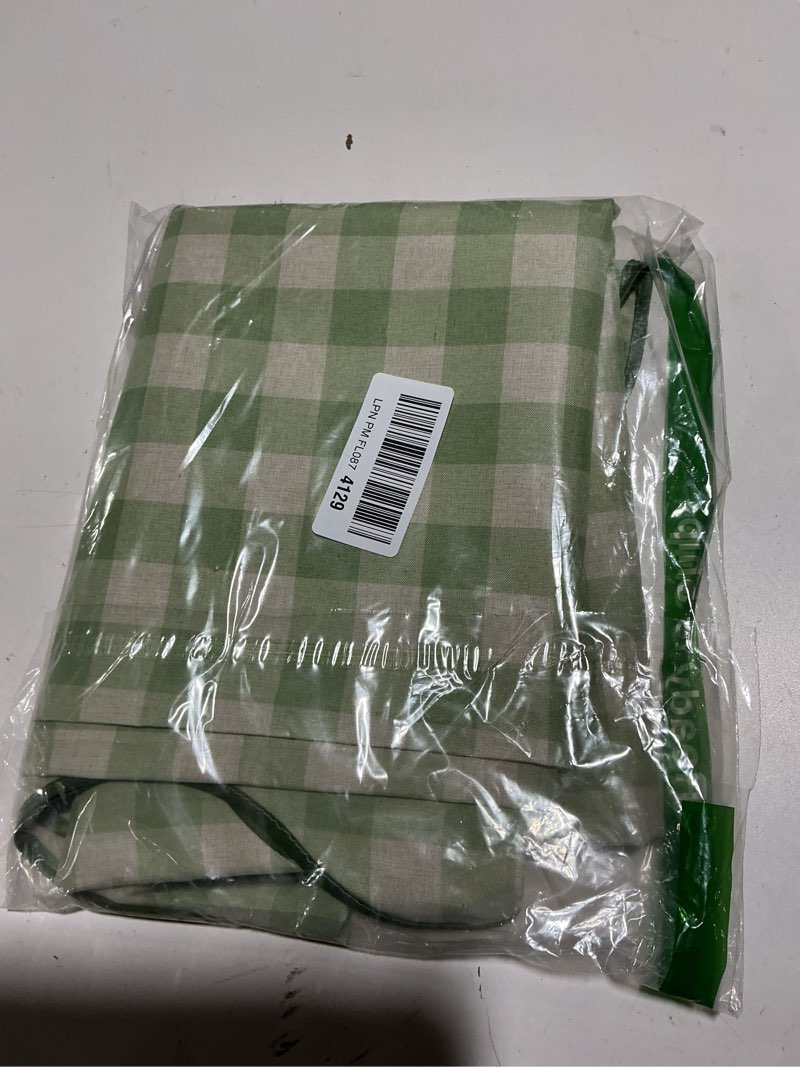 Condition photo showing Good Condition for green gingham tablecloth 84 x 60 inch reusable plaid table cloth scalloped waterproof wrinkle free buffalo table cloth for party dining spring easter dinner