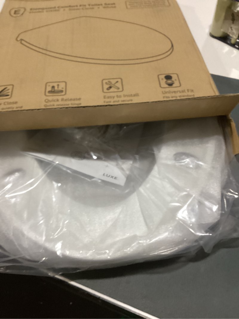 Condition photo showing Good Condition for luxe ts1008r round comfort fit toilet seat with slow close, quick release hinges, and non-slip bumpers (white)