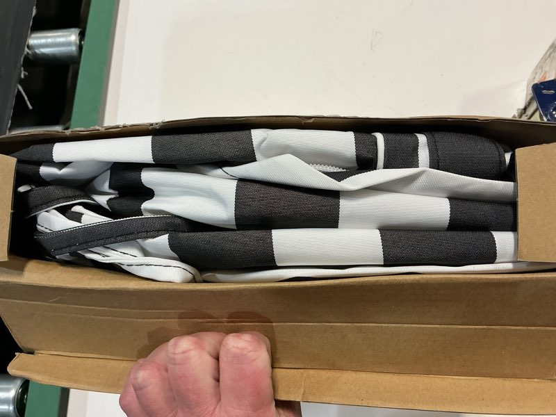 Condition photo showing New/Like New for leinuosen 4 pcs patio chair cushion covers, 19" x 19" x 3",black stripe