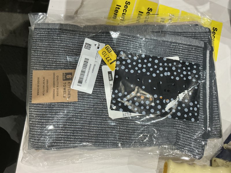 Condition photo showing Good Condition for homaxy premium kitchen towels(18”x 28”, 6 pack), large cotton kitchen hand towels, flat and terry dish towels, 380 gsm highly absorbent tea towel set with hanging loop, grey/khaki/black