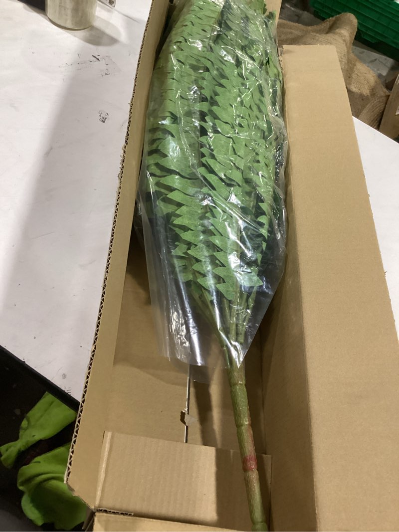 Condition photo showing Good Condition for 50" Artificial Boston Ferns, Fake Bush Plants, Large Faux Ferns with 96 Fronds for Outdoors Home Decor 50" 1 Pcs