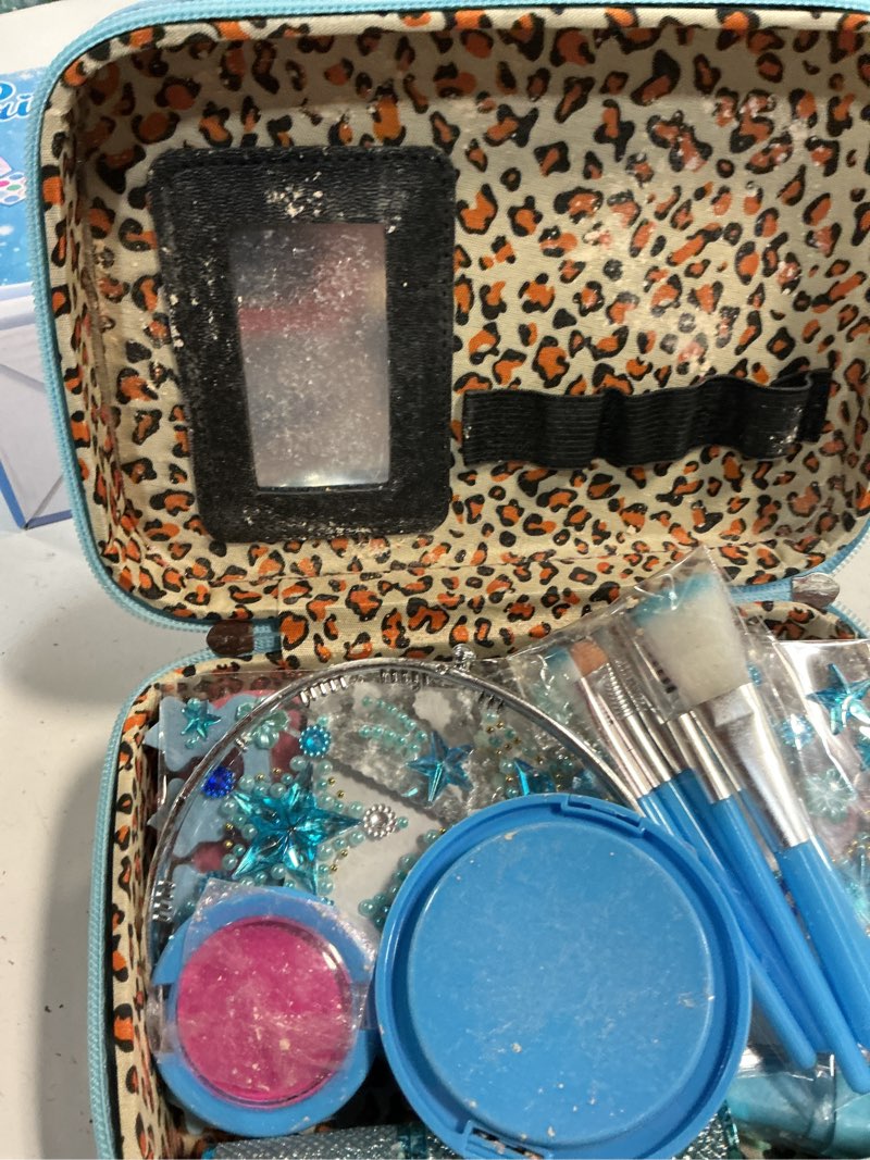 Condition photo showing As Is for hohosunlar kids makeup set for girls toys, 34pcs washable princess make up kit w/ dress up accessories, christmas birthday princess gifts toys for girls kids toddlers age 3 4 5 6 7 8 9 10 11 12