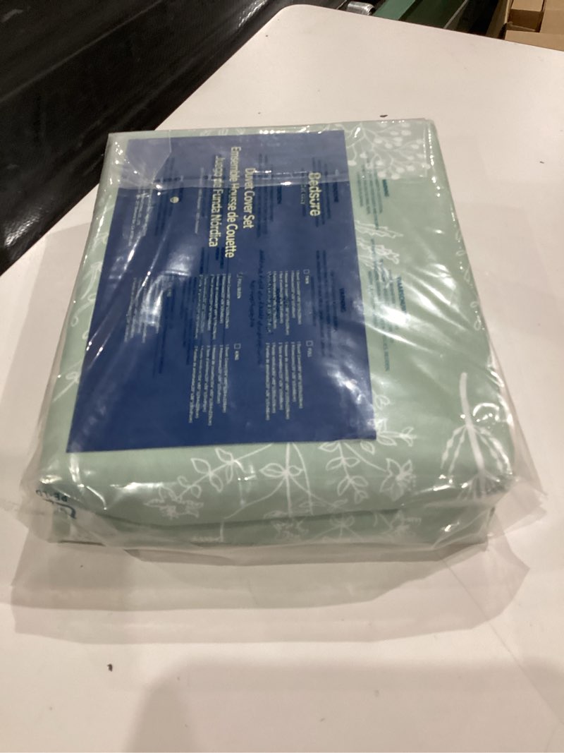 Condition photo showing New/Like New for Bedsure Duvet Cover Queen Size - Reversible Green Queen Duvet Cover Set with Zipper Closure, 3 Pieces Floral Patterned Bedding Set with 8 Corner Ties and 2 Pillow Shams Queen (90" x 90") 00 - Sage Green (No Comforter)