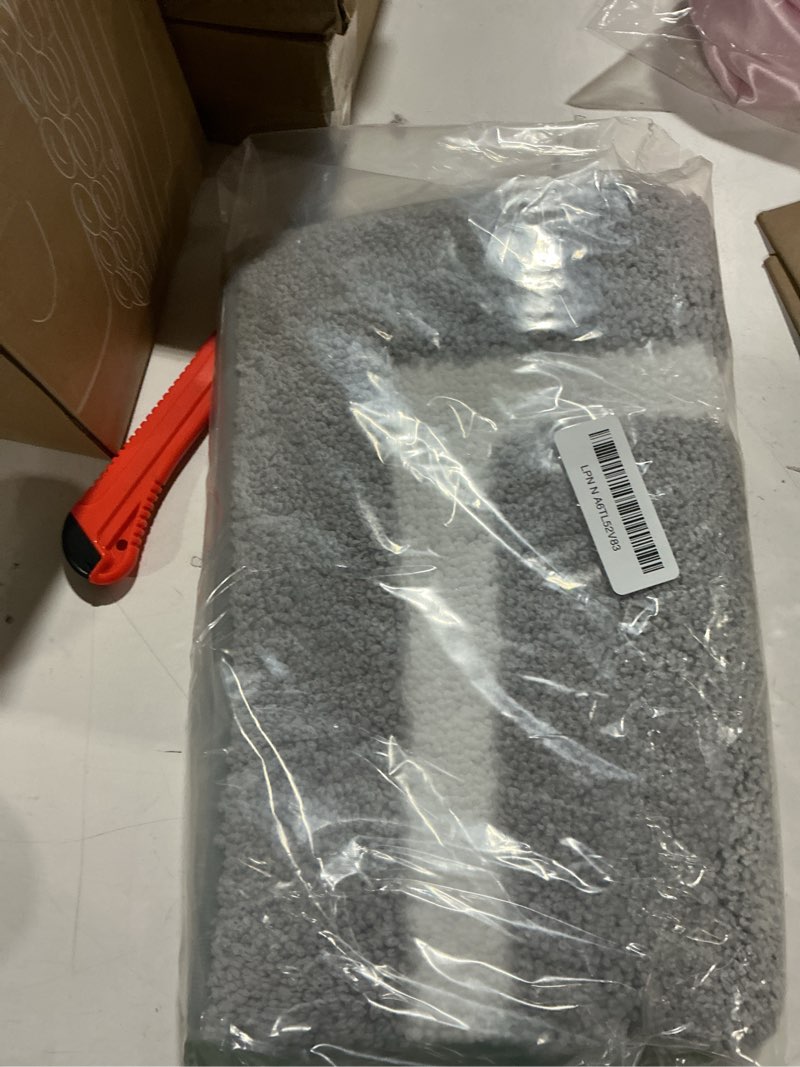 Condition photo showing Good Condition for Color&Geometry Gray Bathroom Rugs 24x16, Extra Soft Absorbent Microfiber Bath Rugs, Non-Slip Bathroom mat, Small Washable Plush Bath Mats for Bathroom, Shower, Bathtub, Laundry, Light Grey White 3-light Gray White 16"x24"