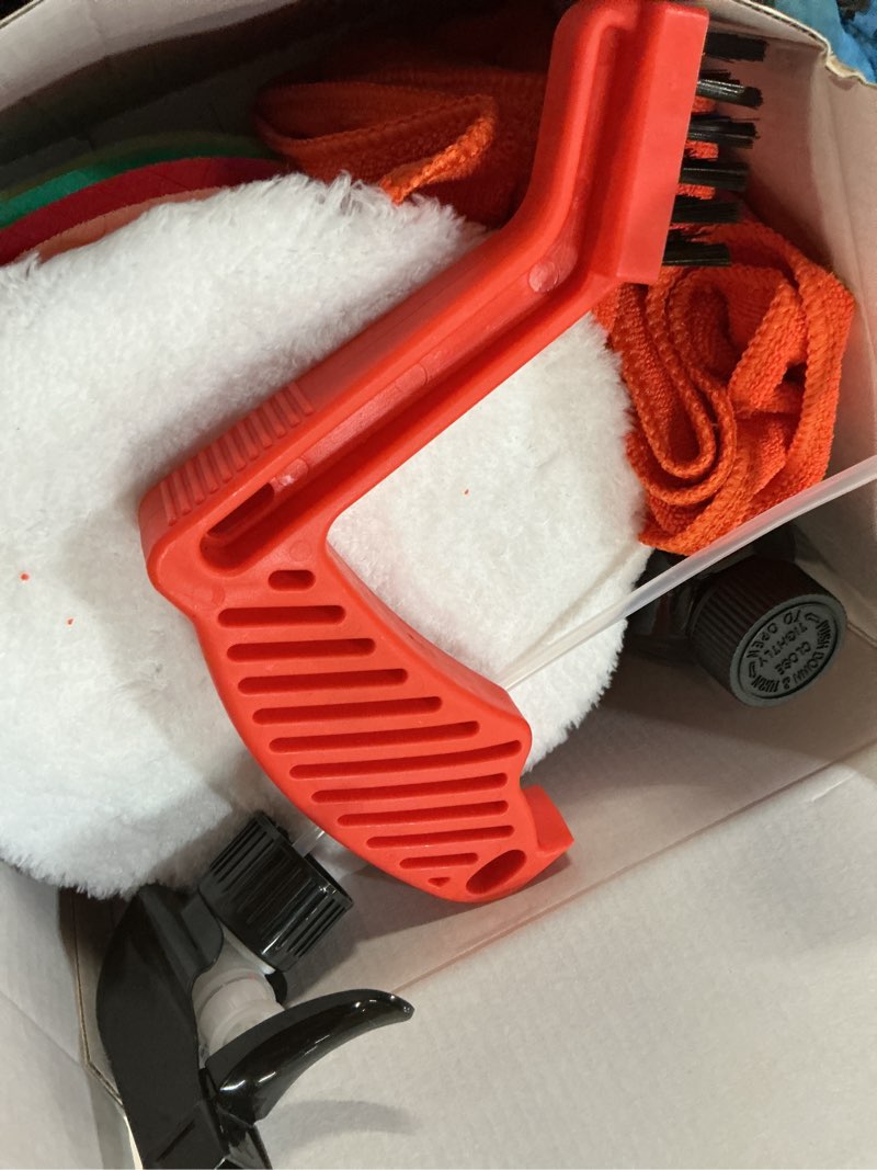 Condition photo showing Good Condition for spta 10 pcs detailing set, 5pc 6 inch buffing polishing pads, 1 microfiber finish pad, 1-16 oz polishing cleaner, 1 conditioning brush, 2-16"*16" microfiber towel. for dual action and rotary polishers 6inch (150mm)