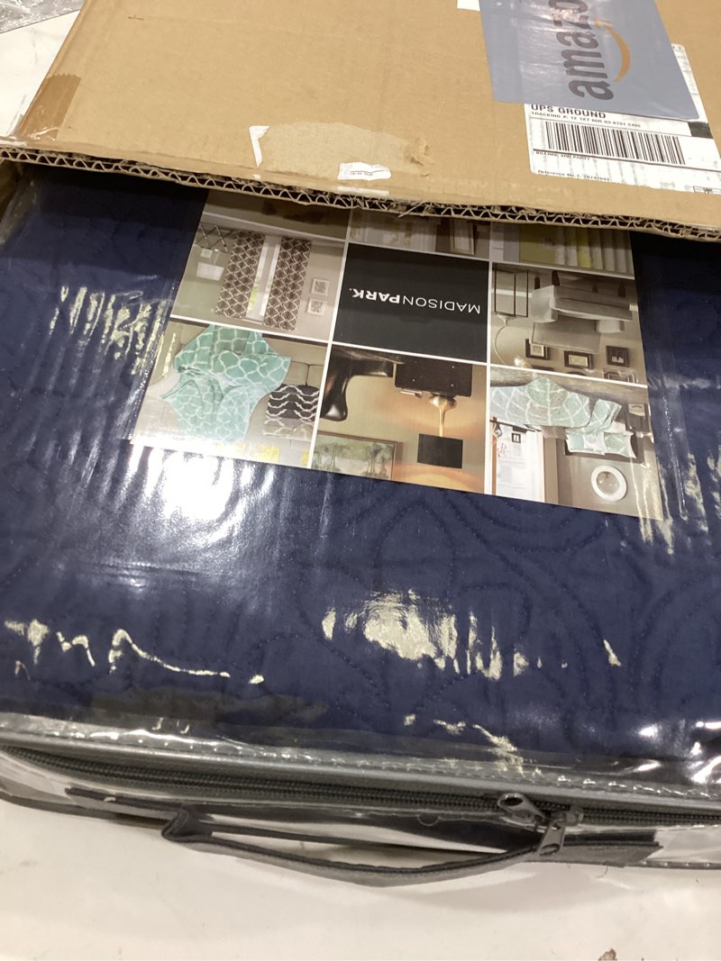 Condition photo showing Good Condition for madison park quebec quilt set - luxurious damask stitching design, cotton filled lightweight coverlet bedspread bedding, shams, twin/twin xl(68"x90"), navy 2 piece navy twin/twin xl