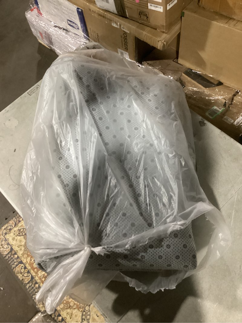 Condition photo showing Good Condition for Ultra Soft Pink Rugs for Bedroom 4x6 Feet, Fluffy Shag Area Rugs for Living Room, Large Comfy Furry Rug for Girls Kids Baby Room Decor, Non Slip Nursery Modern Indoor Fuzzy Floor Carpet 4' x 6' (Rectangular) Pink