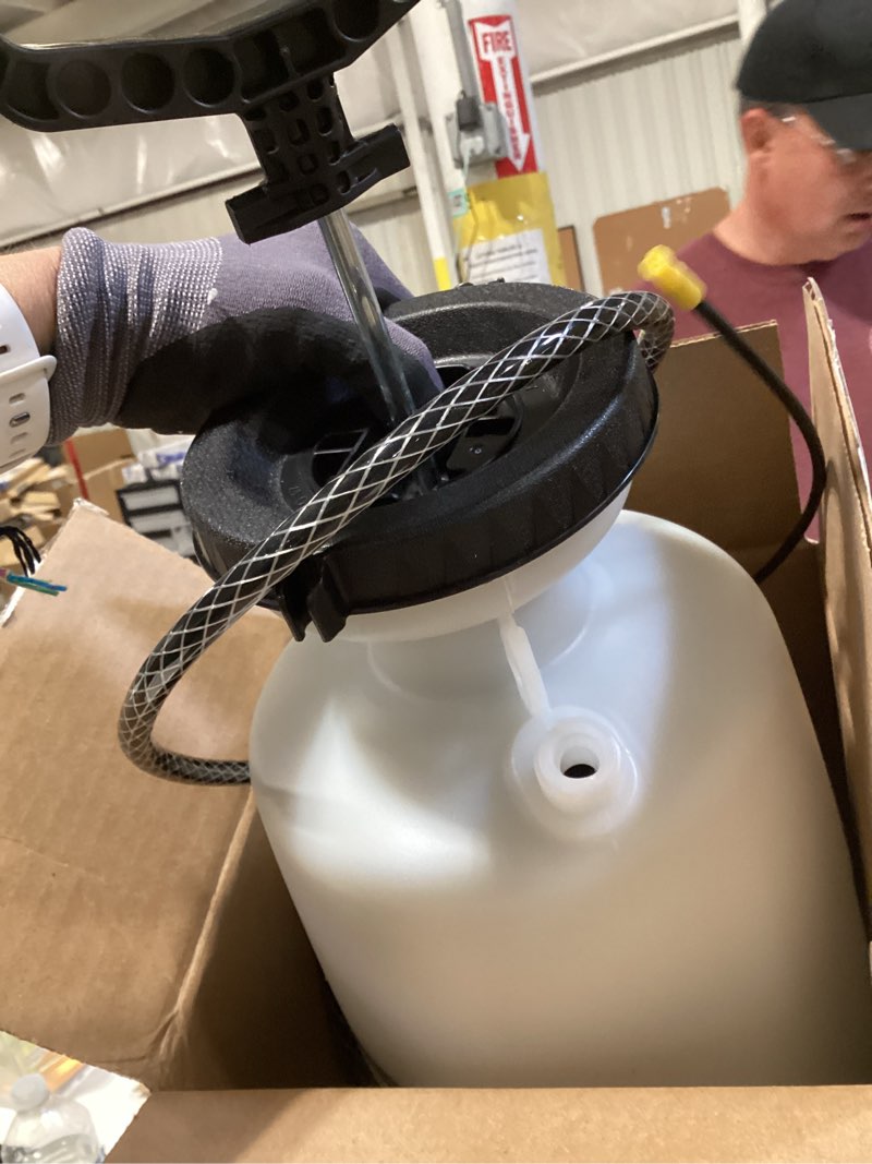 Condition photo showing Good Condition for roundup 190260 2-gallon lawn and garden sprayer for controlling insects and weeds or cleaning decks and siding 2 gallon sprayer