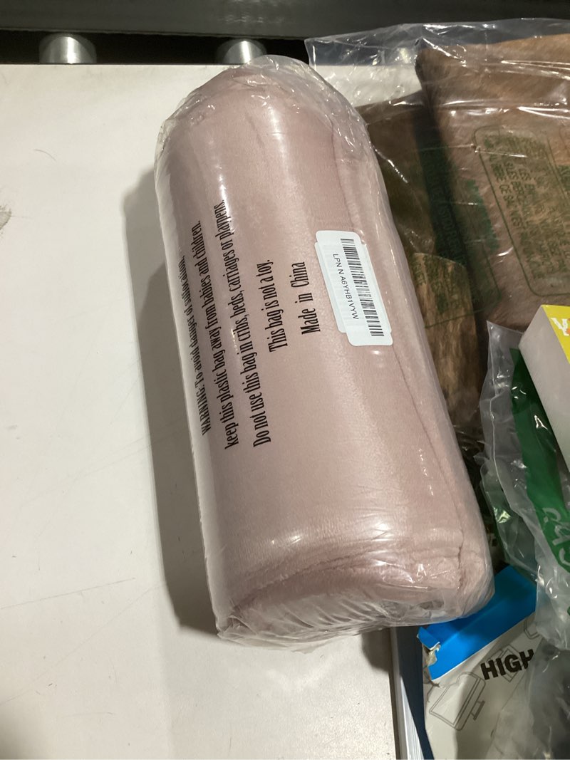 Condition photo showing Good Condition for Exclusivo Mezcla Fleece Blanket Twin Size for Bed, Super Soft and Warm, All Season, Cozy, Plush, Lightweight, 90x66 Inches, Dusty Pink Dusty Pink Twin XL (66" x 90")
