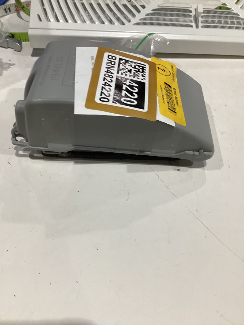 Condition photo showing As Is for hubbell 1 -gang rectangle gray metal weatherproof electrical box cover