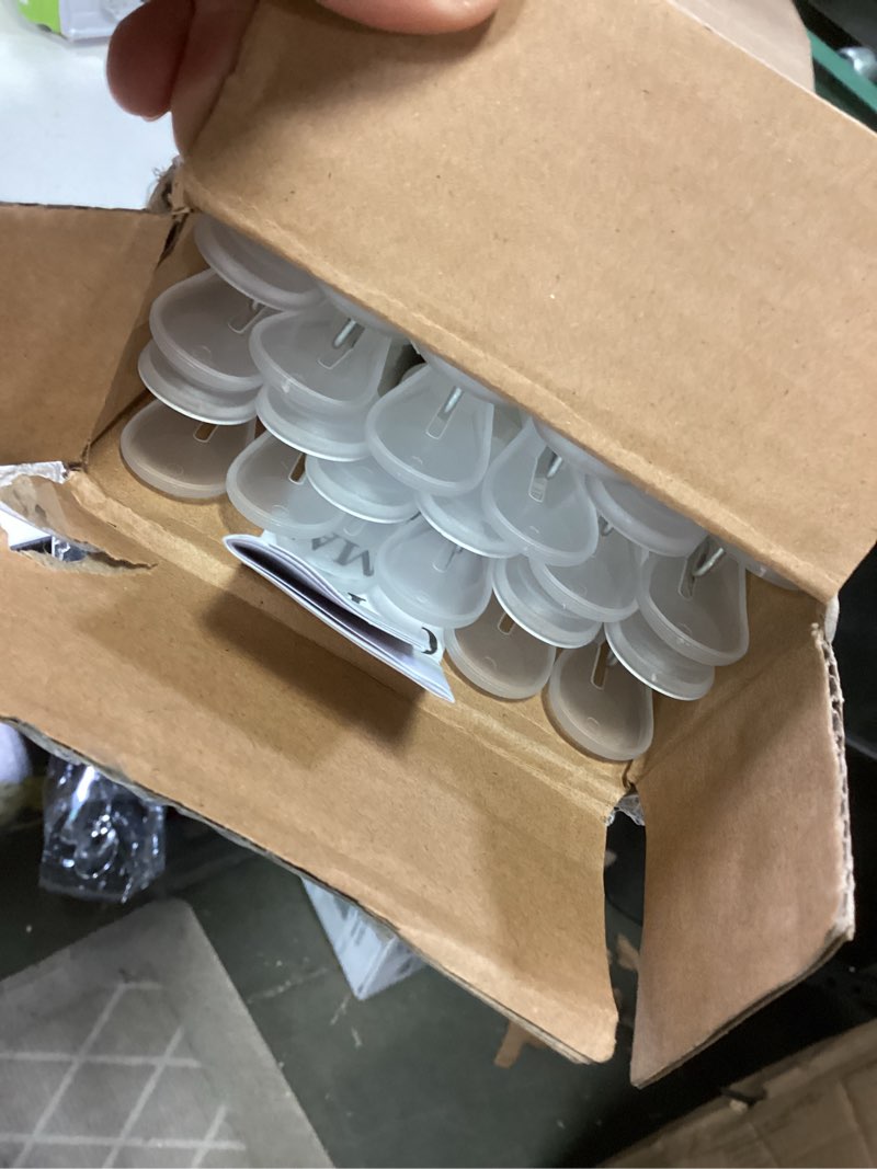 Condition photo showing Good Condition for MYshade 6 Pack Temporary Light Filtering Paper Shades for Windows,Paper Pleated Blinds with Adhesive,No Tools No Drilling Free Cut Size Temporary Room Darkening Shades(White, 36" W x 72" H) White 36"W*72"H - 6 PC