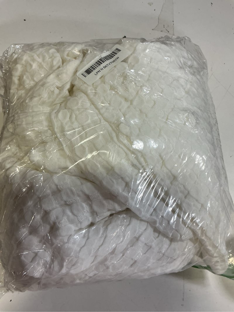 Condition photo showing Good Condition for bedsure cooling waffle queen size blanket - lightweight cotton spring blanket of rayon derived from bamboo for hot sleepers, luxury throws for bed, couch and sofa, ivory, 90x90 inches queen (90" x 90") ivory