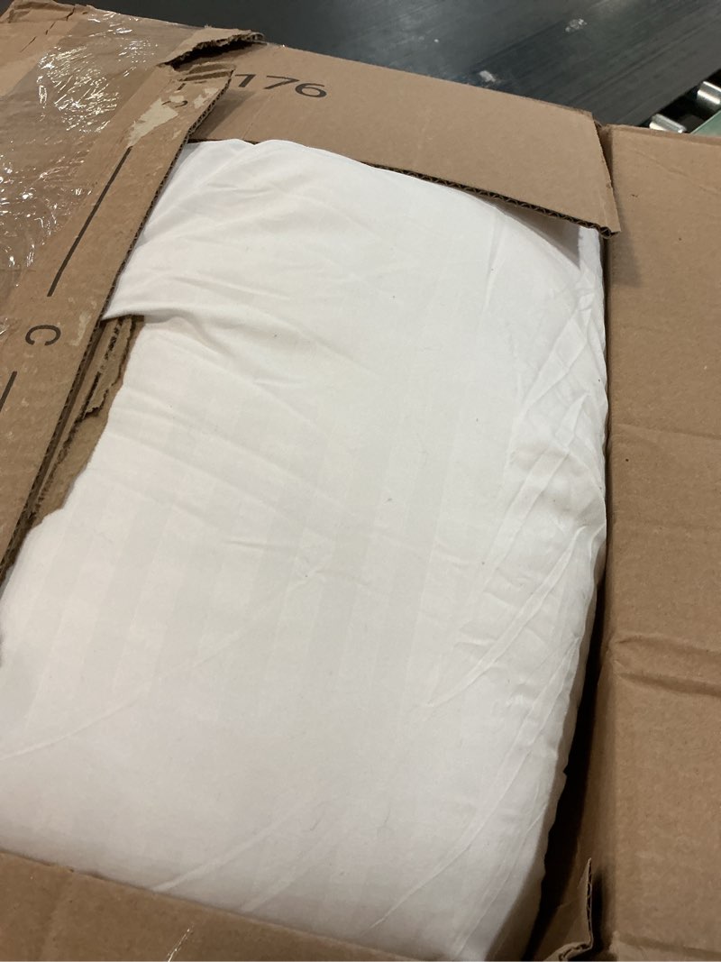 Condition photo showing As Is for viewstar Bed Pillows Queen Size Set of 2, Hotel Collection, Down Alternative Pillow for Back, Stomach or Side Sleepers, Soft
