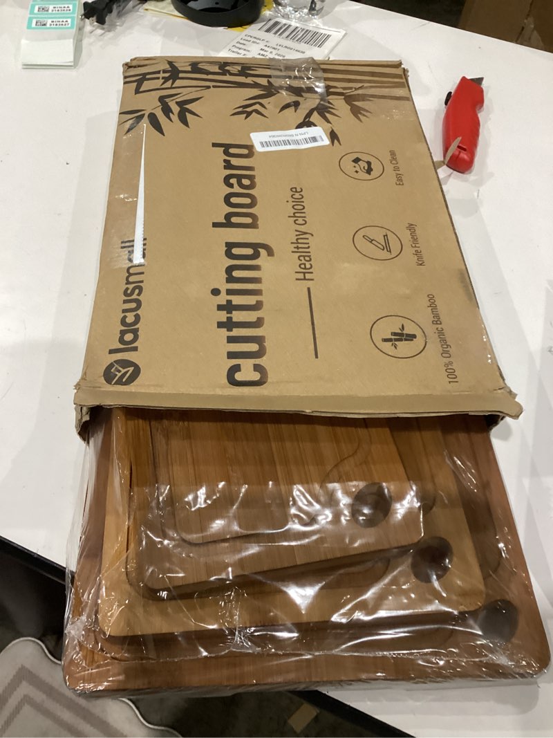 Condition photo showing Good Condition for Bamboo Cutting Board for Kitchen, 3Pcs Thickened Wooden Cutting Board Set with Deep Juice Groove, Built-in Handles Durable Chopping Boards for Separating Meat, Vegetables, Fruits, Ideal Gift