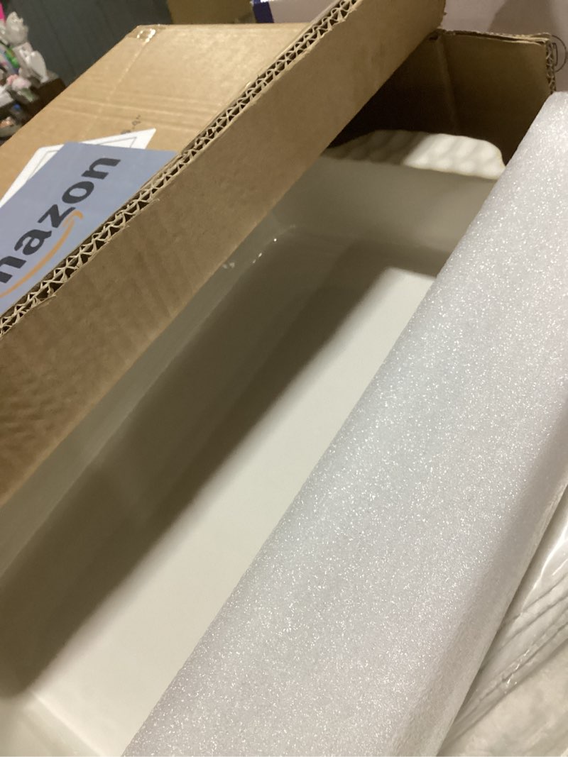 Condition photo showing Good Condition for 4.7qt casserole dishes for oven, 9x13” large lasagna pan, ceramic baking dish, rectangular lasagna pan deep with handles for baking, casserole, kitchen, thanksgiving christmas gift for mother father women men
