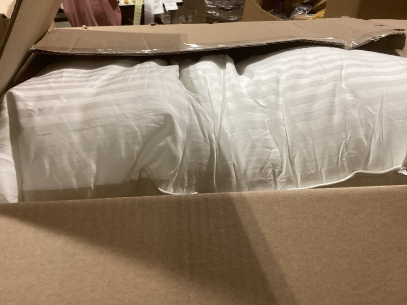 Condition photo showing Good Condition for Beckham Hotel Collection Bed Pillows Standard/Queen Size Set of 2 - Original Soft Down Alternative Pillow for Sleeping - Soft Support for Back, Stomach or Side Sleepers Queen / Standard White