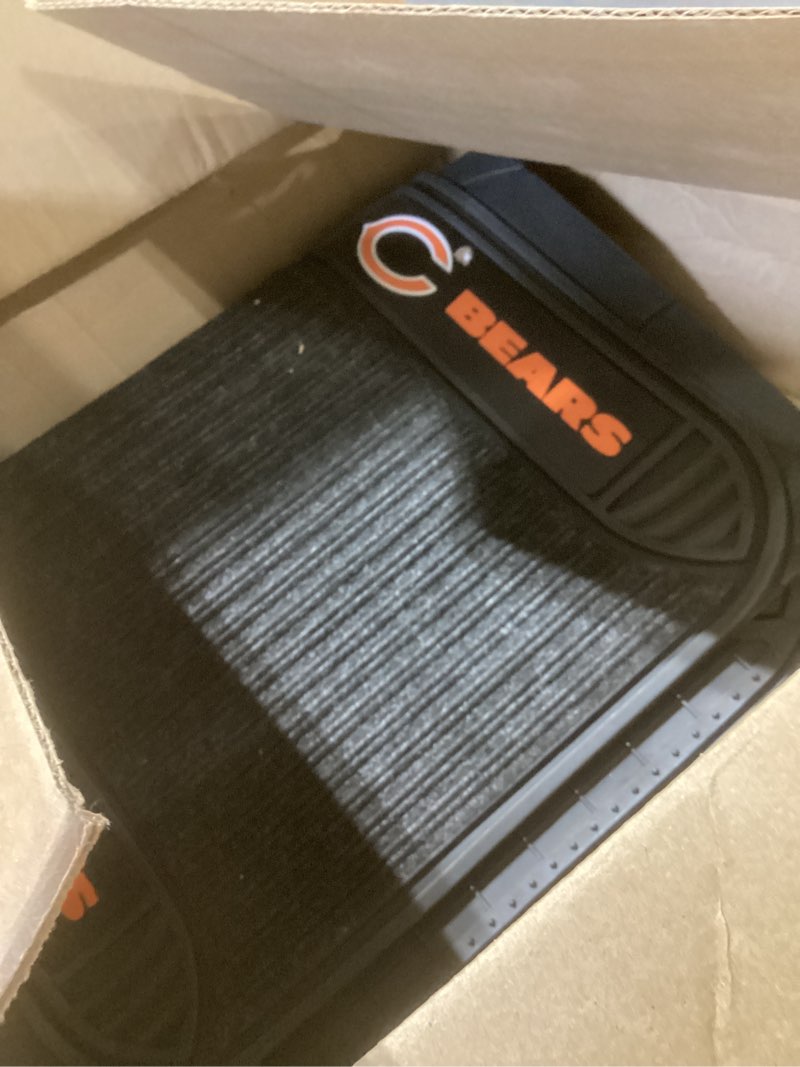Condition photo showing Good Condition for FANMATS NFL Unisex-Adult Chicago Bears Chicago Bears 21"x27" Black