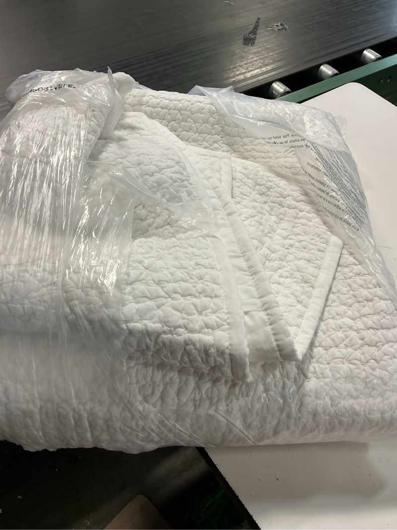 Condition photo showing Good Condition for european linen cotton stitch quilt set queen color white 